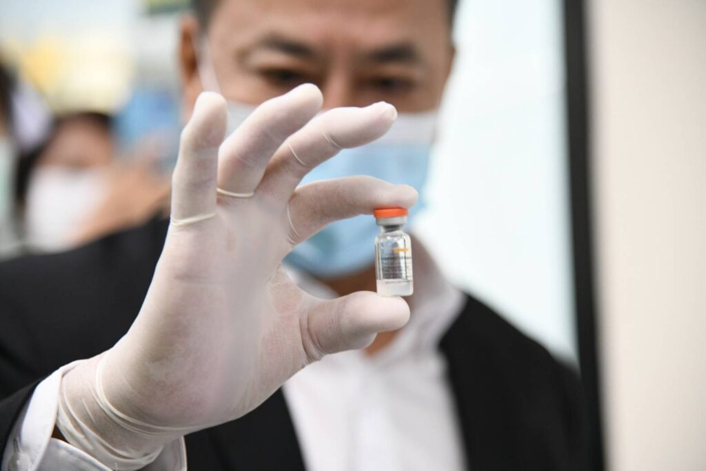 รองผู้ว่าฯ กทม. ลงพื้นที่ตรวจเยี่ยมความพร้อมให้บริการฉีดวัคซีน COVID – 19