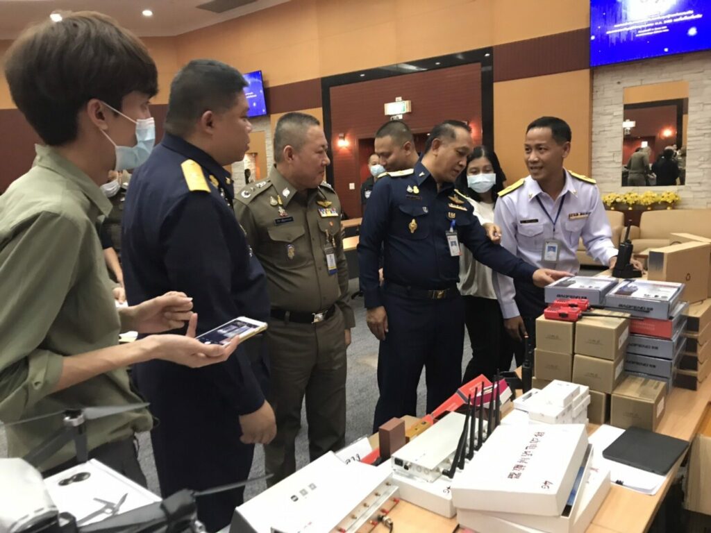 จับ ‘วิทยุ-โดรนเถื่อน’