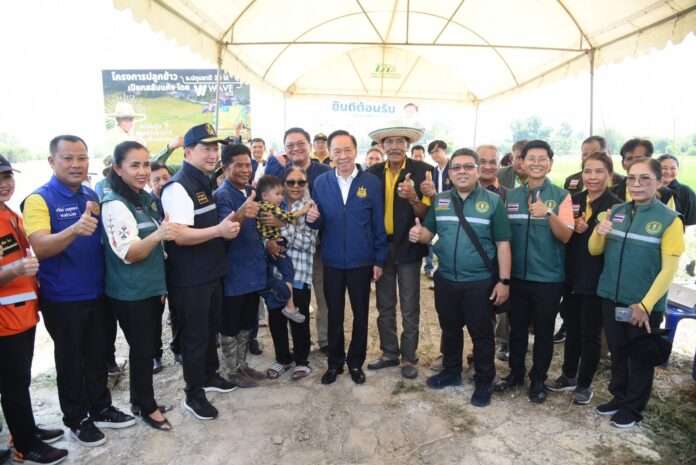 พัชรวาท-ตรวจนิคม-1