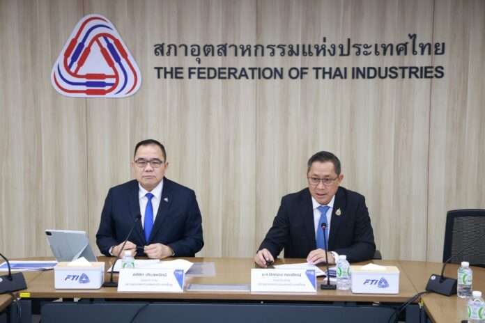 อภิชิต ประสพรัตน์ ม.ล.ปีกทอง ทองใหญ่ ปก