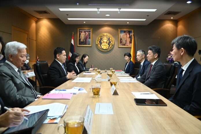 วราวุธ ญุี่ป่น ปก