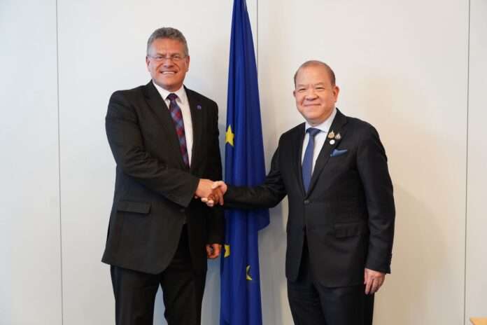 พิชัย อียู