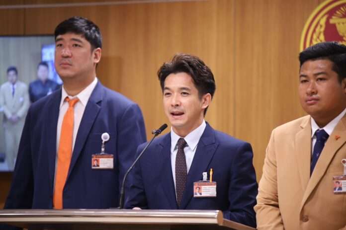 ณัฐพล โตวิจักษณ์ชัยกุล เท่าพิภพ