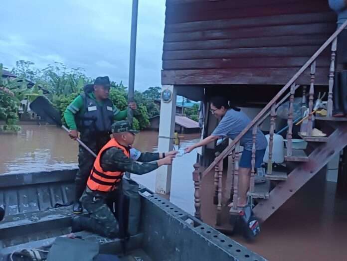 ทบ. ช่วยน้ำท่วม