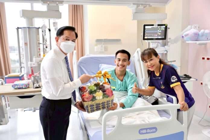 พีระพันธ์ เยี่ยมทหาร