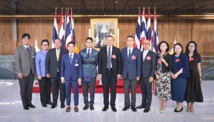 ภูมิใจไทย นักวิชาการจีน