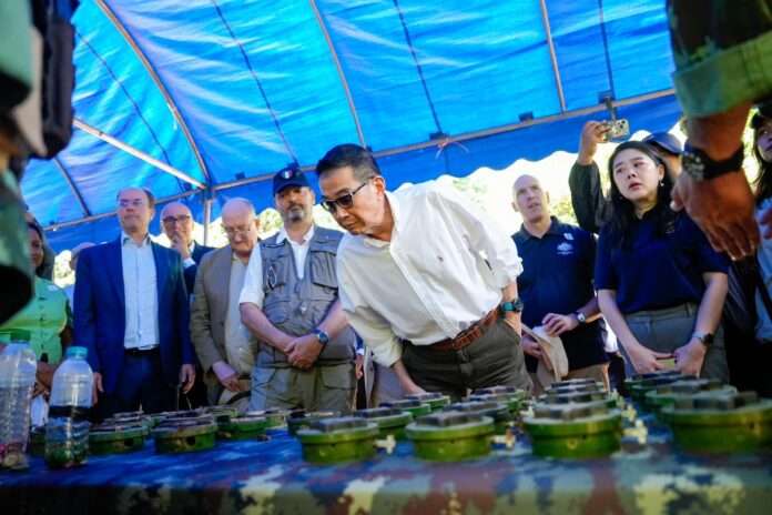 มาริษ ทุ่นระเบิด ปก