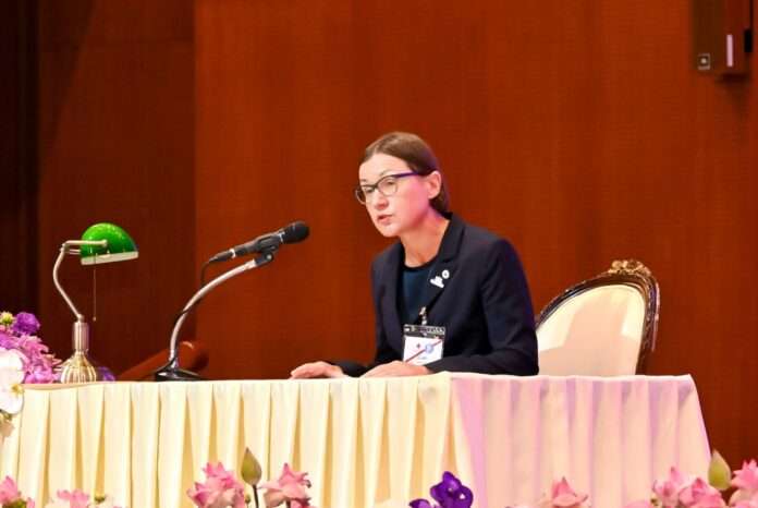 มีรยานา ปก