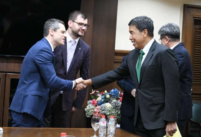 ชัชชาติ