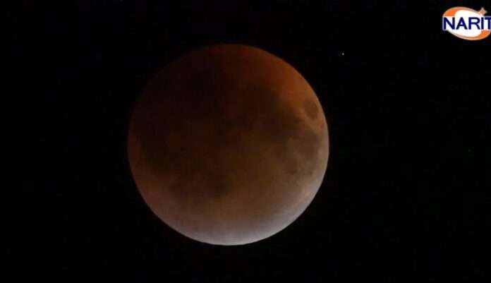 พระจันทร์สีเลือด