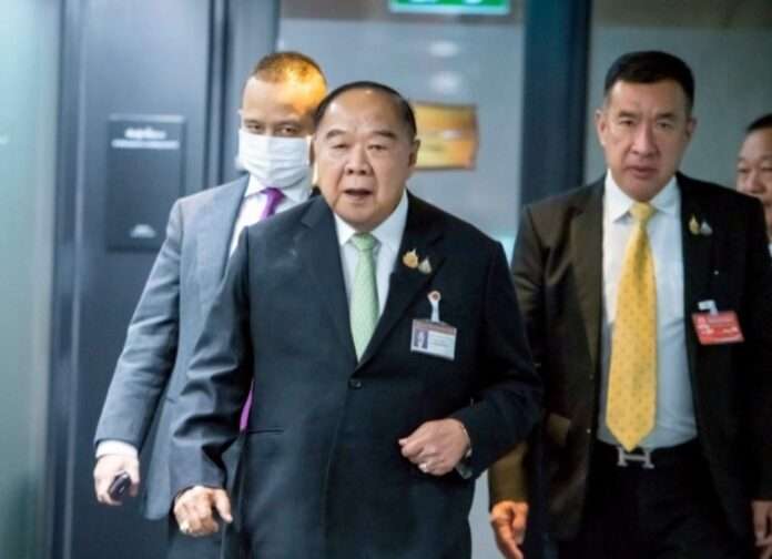 ประวิตร ลุงป้อม