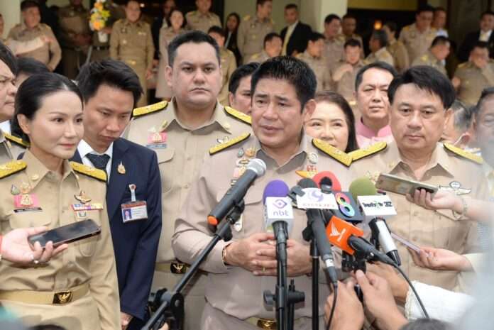 ธรรมนัส ปก