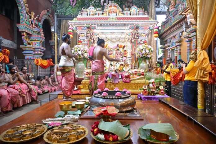 อภิเษกสมรส