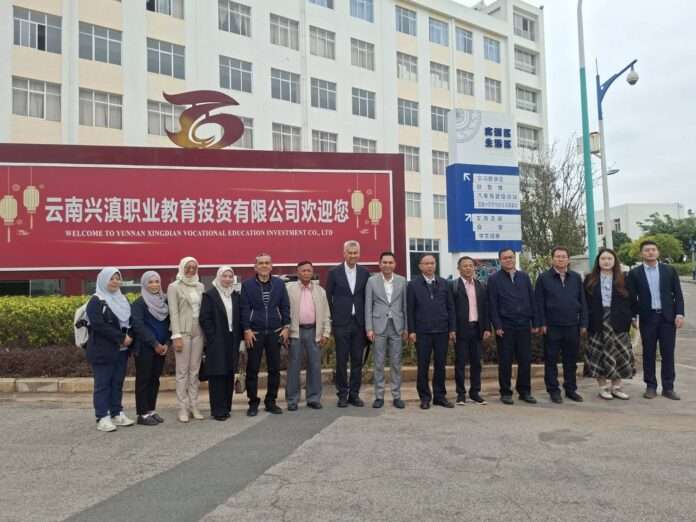 ศอ.บต. เยือนจีน