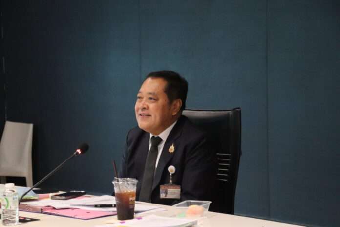 ทวี สอดส่อง