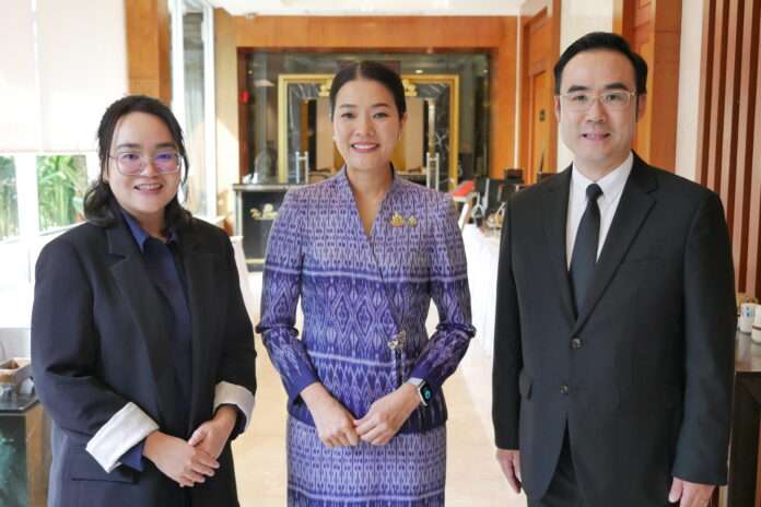 ประเสริฐ พัฒนผลไพบูลย์ ธีรรัตน์