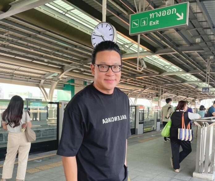 สกลธี รถไฟฟ้า