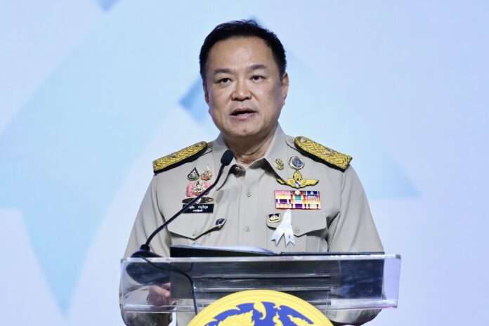 อนุทิน ปก