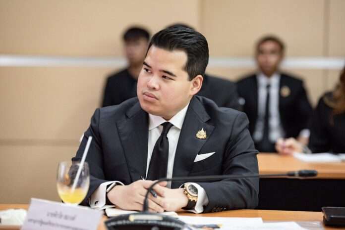 พีรวัส สมวงศ์
