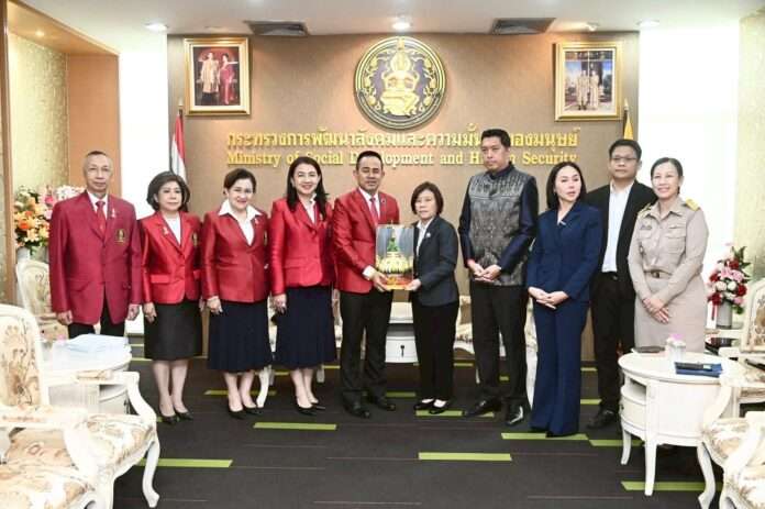 มนัส นิกร