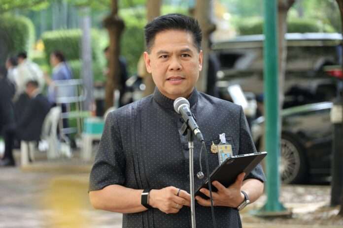 วราวุธ ทำเนียบ