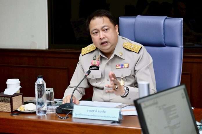 สุชาติ ชมกลิ่น