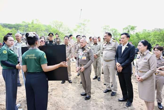 สุชาติ สถิตย์พงษ์ รวิวรรณ