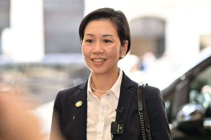 รัชดา ธนาดิเรก