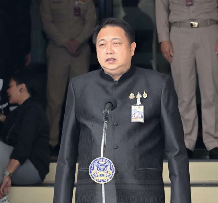 สุชาติ ชมกลิ่น