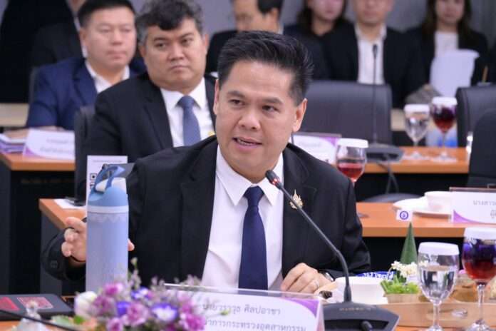 วราวุธ ศิลปอาชา