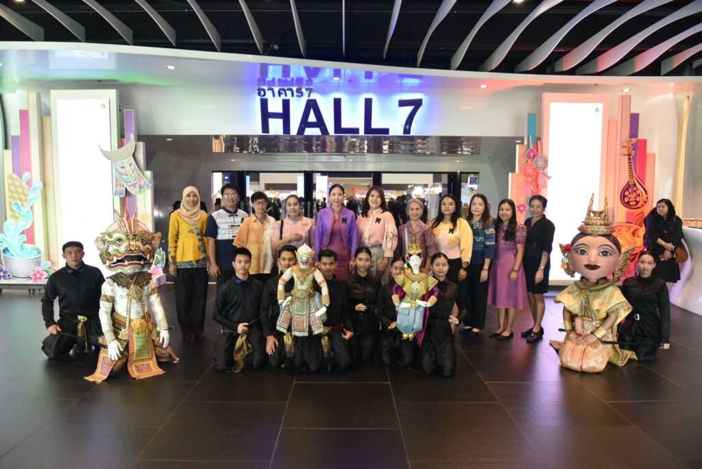 ผู้ร่วมงานสีสรรค์ไทย หน้า Hall 7 อิมแพ็ค เมืองทองธานี