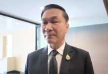 “ทรงศักดิ์” ยัน รัฐบาลพร้อมรับศึกซักฟอก ปัดตอบยกปม ฮั้ว สว. ชี้เป็นหน้าที่ กกต. มั่นใจเสียงหนุนในสภาฯ แน่นปึ้ก
