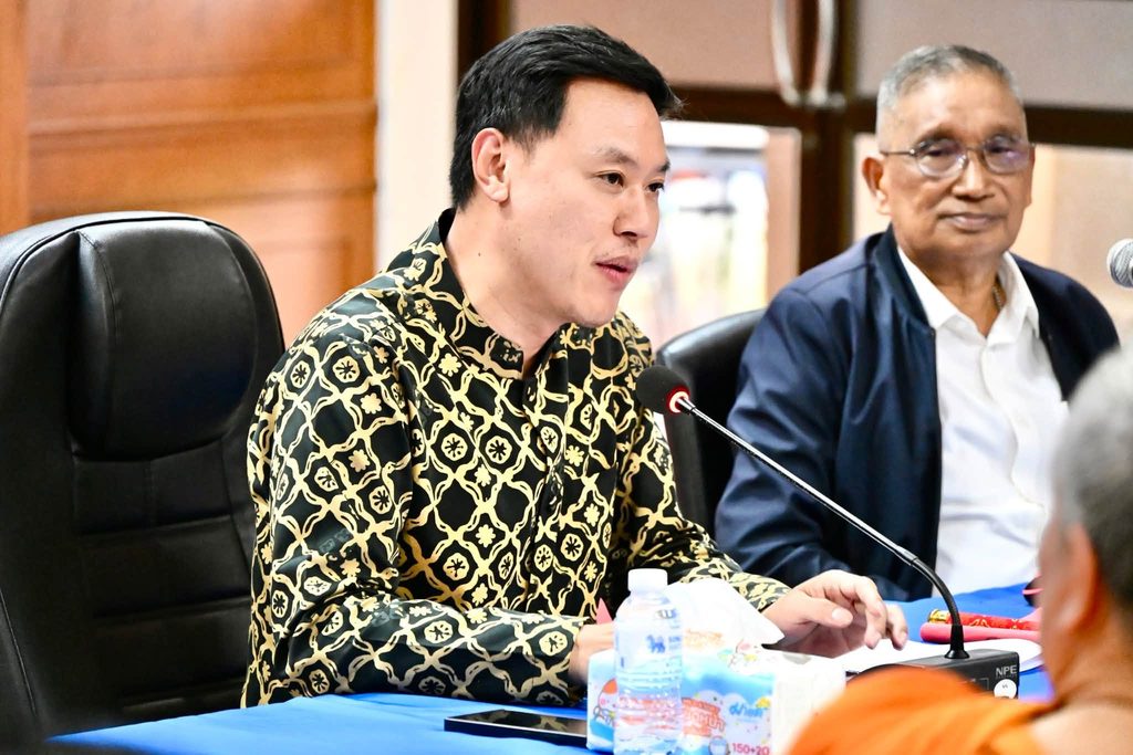 ชนธัญ แสงพุ่ม
