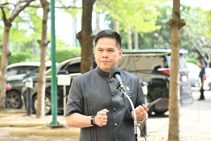 วราวุธ วราวุธ
