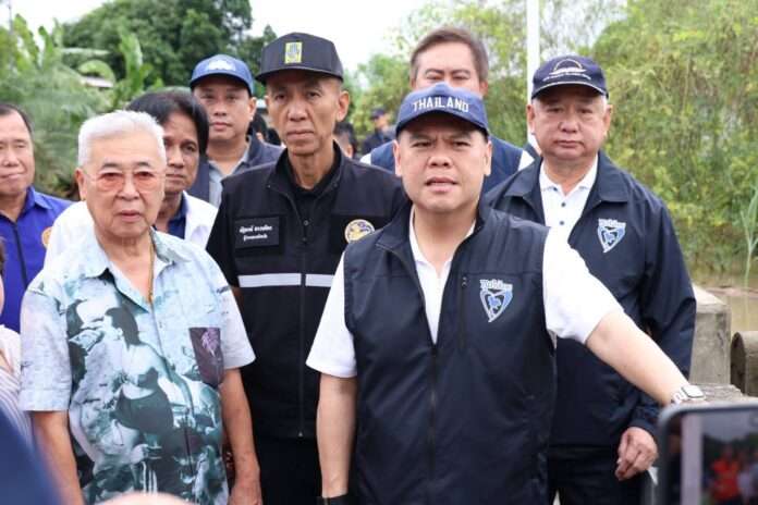 วราวุธ ณัฐวุฒิ น้ำท่วม วราวุธ ณัฐวุฒิ น้ำท่วม