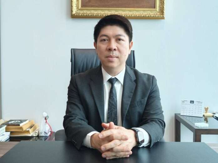 สุริยัณห์ หงษ์วิไล สุริยัณห์ หงษ์วิไล