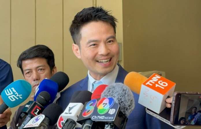 ภราดร ปริศนานันทกุล