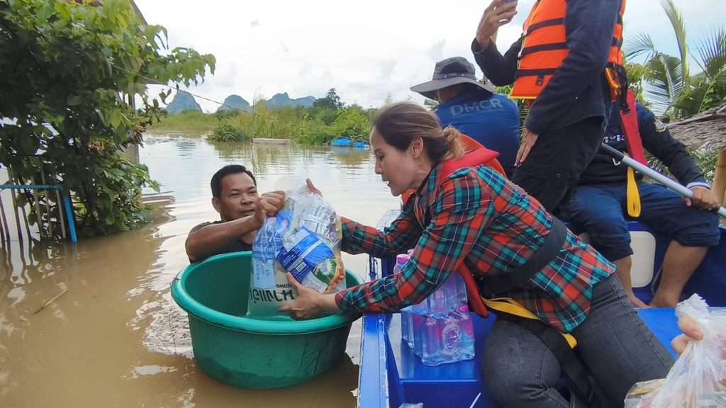 กุลวลี นพอมรบดี น้ำท่วม