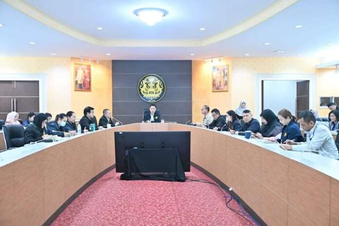 ชนธัญ แสงพุ่ม ประชุม ชนธัญ แสงพุ่ม