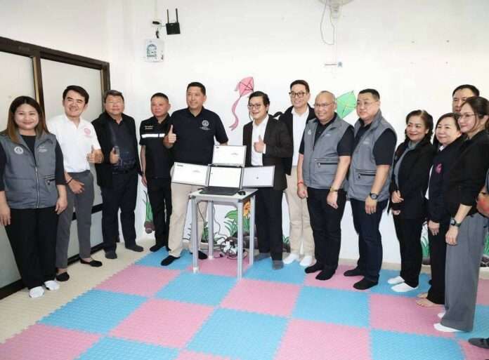 นิกร โสมกลาง ห้องปลอดฝุ่น