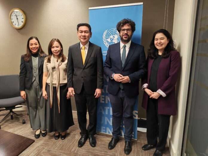 รัฐพล นราดิศร Antón Leis García หมู่ รัฐพล นราดิศร Antón Leis García