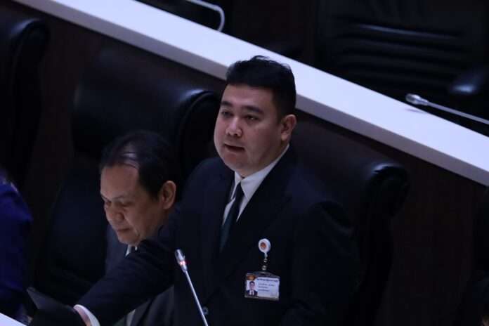 วงศ์วชร ขาวทอง วงศ์วชร ขาวทอง