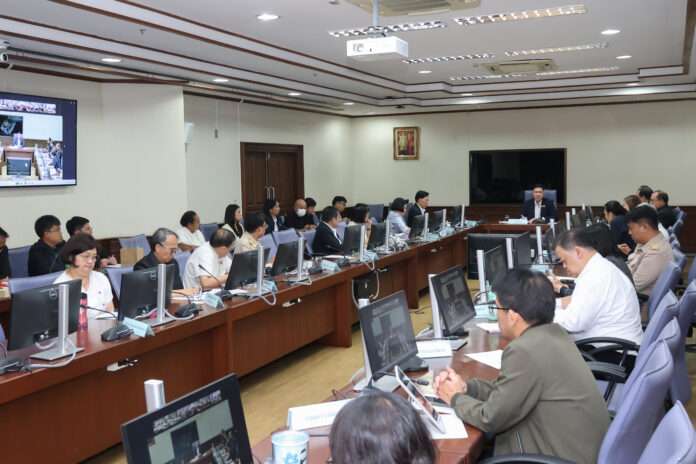 สุรินทร์ วรกิจธำรง ประชุม สุรินทร์ วรกิจธำรง ประชุม