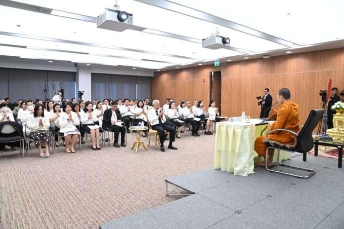 โสภณ สวดมนต์